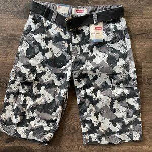 Levi Cargo Short Grey Beachnik Camo NWT Size 18 Regular W 29”